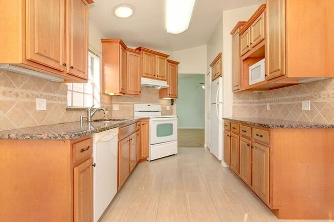 Building Photo - 9921 Dean Cove Ln