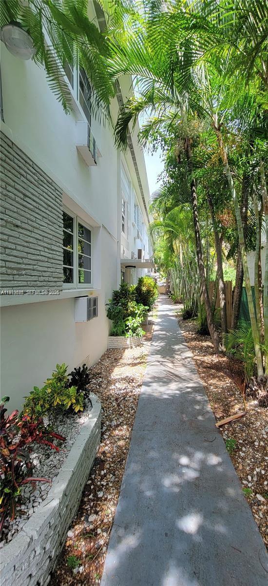 Building Photo - 1533 Jefferson Ave