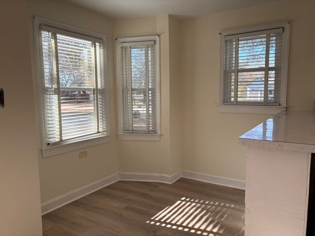 Building Photo - 3 Bedroom, 1.5 Bathroom House in Winston-Salem!