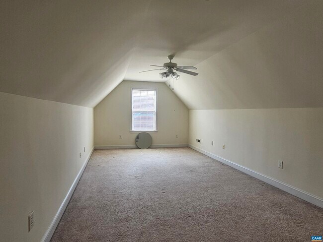 Building Photo - 134 Deerwood Dr