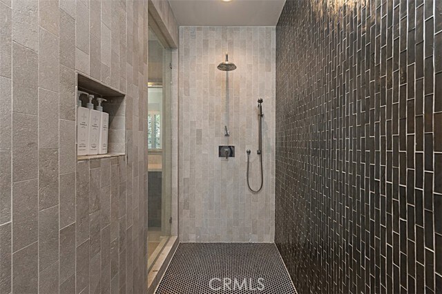 Building Photo - 12 Water Port