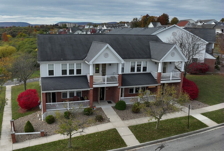 Front Exterior - 405 Blossom Dr