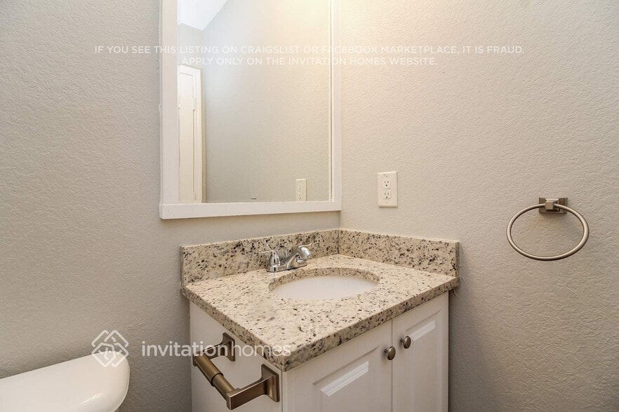 Building Photo - 2940 Marco Dr