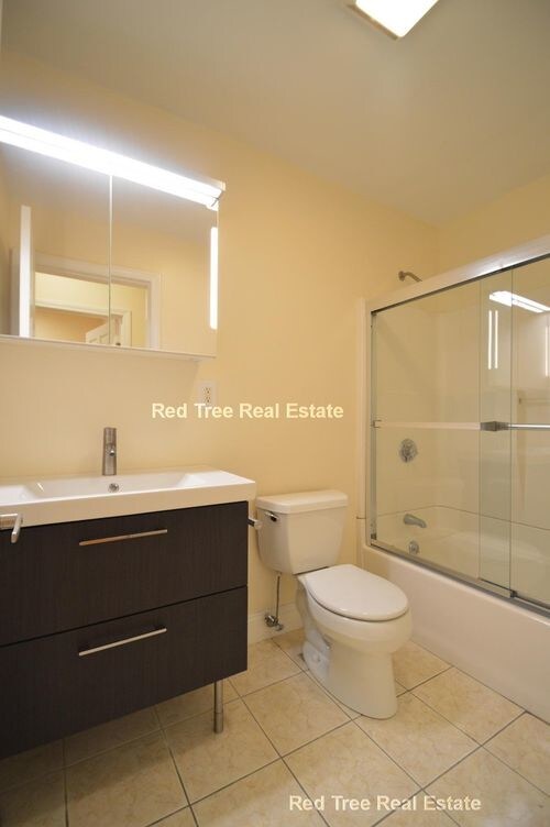 Building Photo - 1812 Beacon St