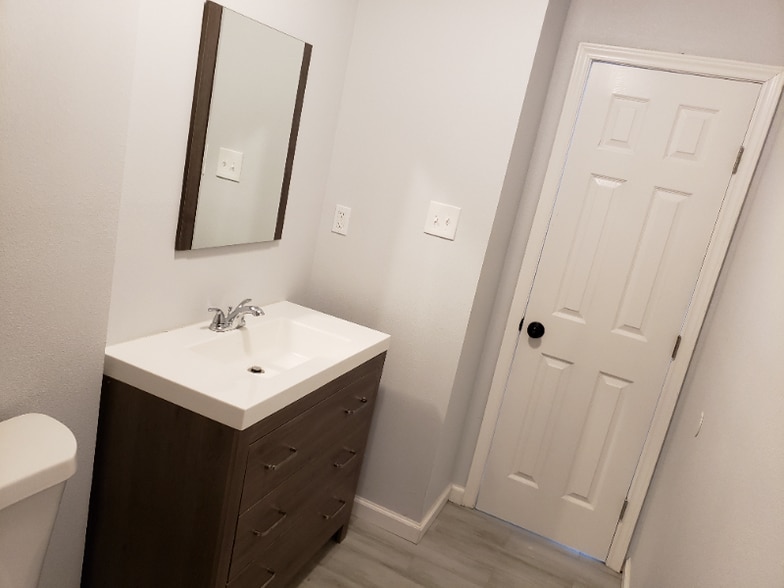 Building Photo - 7576 Windsor Oaks