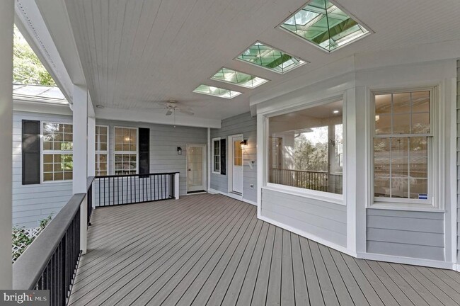 Building Photo - 10034 Scenic View Terrace