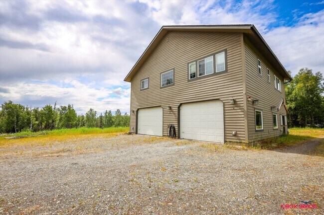Building Photo - 2 BD, 2 BA Single-Family with Airstrip acc...