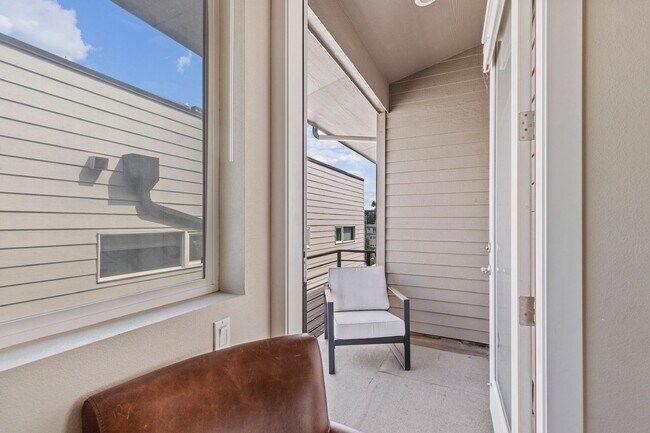 Building Photo - 3553 S Emerson St