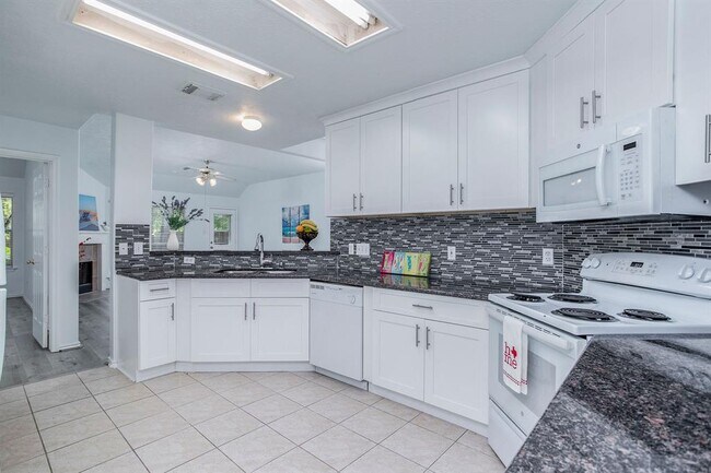 Building Photo - 34 Tallow Hill Pl