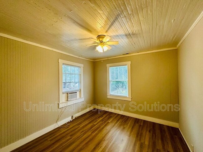 Building Photo - 1722 1/2 Orange Street