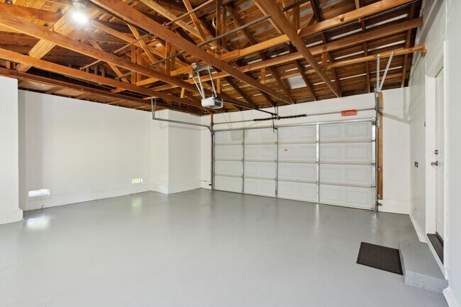 Building Photo - Single Level Luxury Home in Carmichael