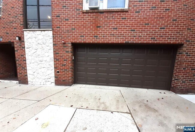 Building Photo - 116 71st St