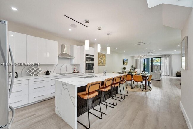 Building Photo - 1101 NE 16th Terrace