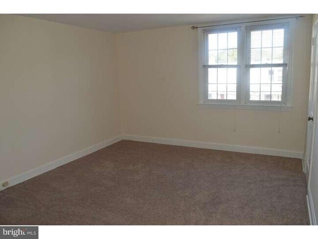 Building Photo - 1401 N Lincoln St