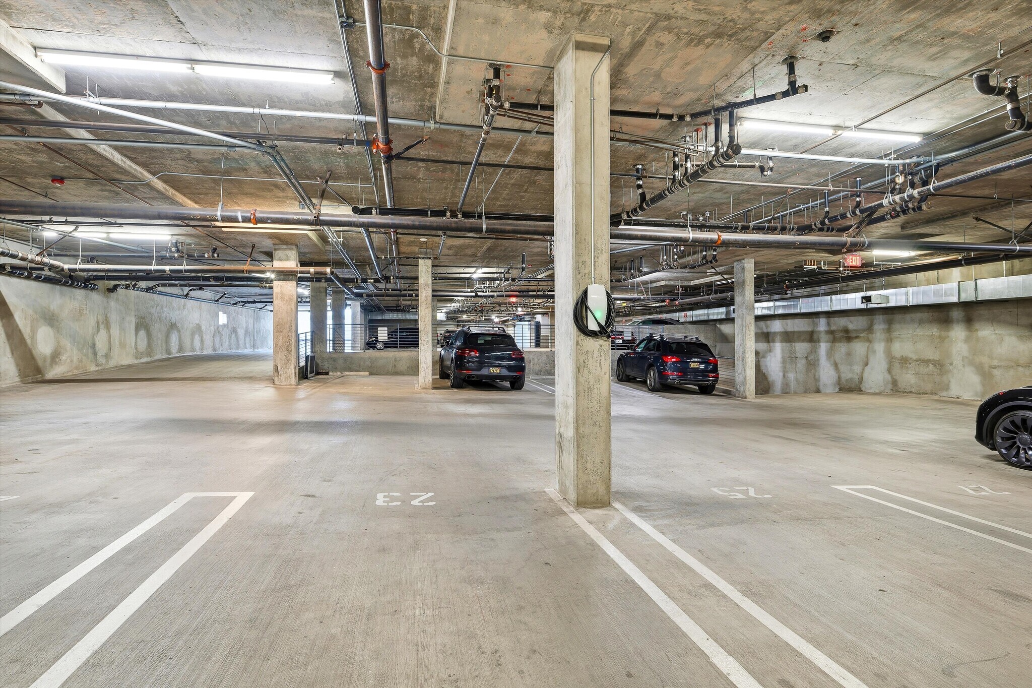 Building Photo - 1250 N Harper Ave