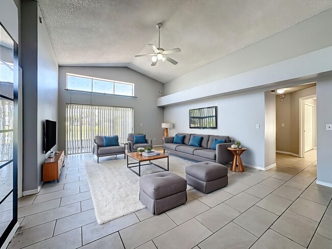 Building Photo - Spacious 4-Bedroom Retreat with 2 Baths in Brandon - 2103 Sq. Ft. of Comfort Awaits!