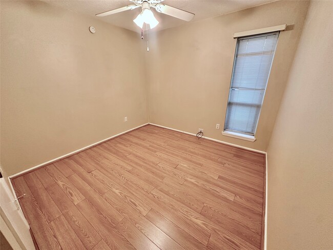 Building Photo - 3758 Laura Leigh Dr