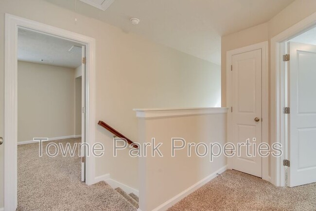 Building Photo - 1830 Butternut Dr