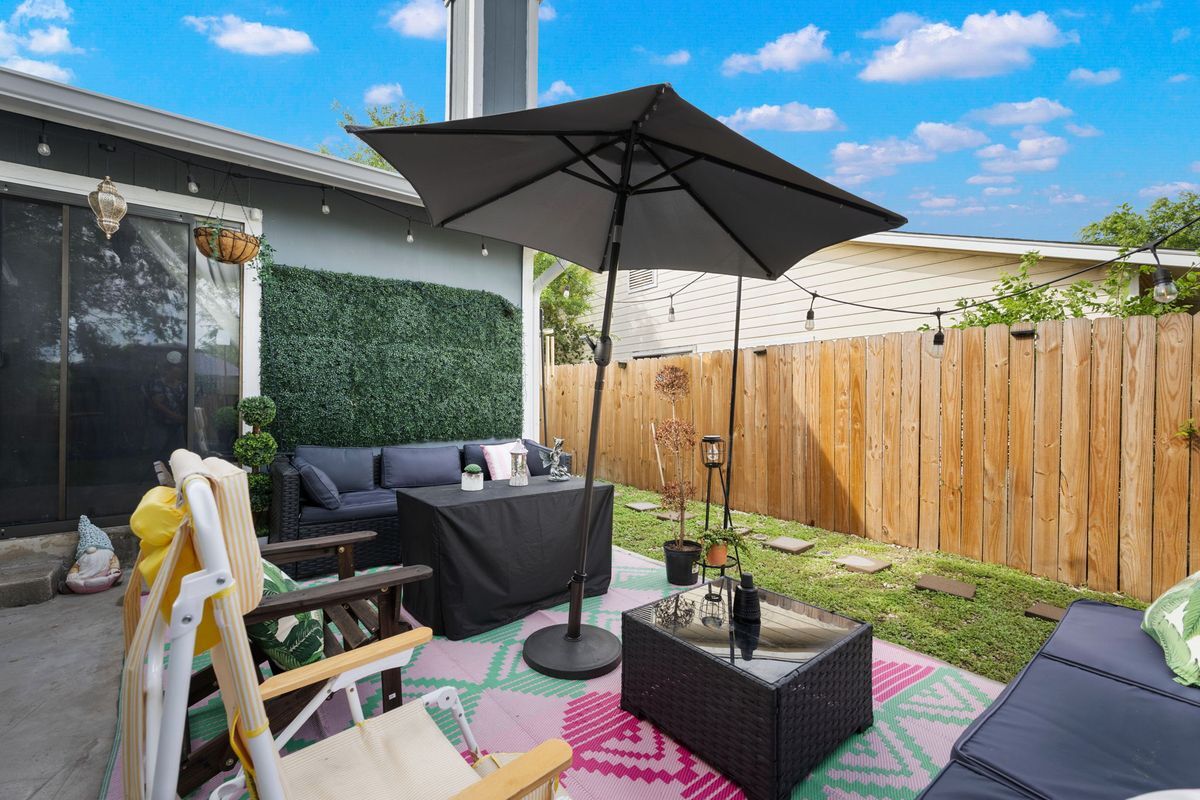 Building Photo - 8317 Forest Ridge Dr