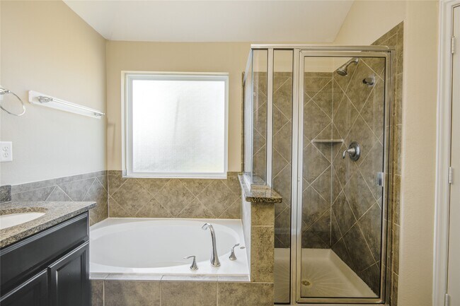 Building Photo - 26322 Creston Cliff Ct