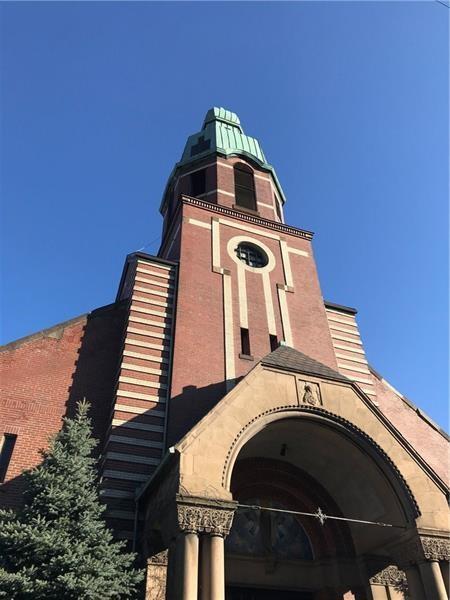 Building Photo - 2301 Mission St