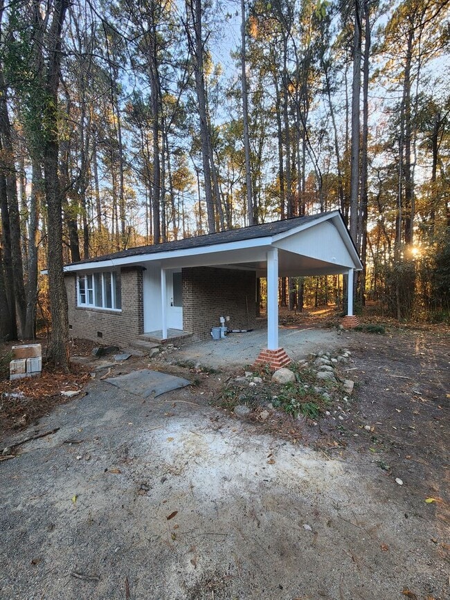 Primary Photo - Chapel Hill / 2BR House off Homestead AVAILABLE NOW