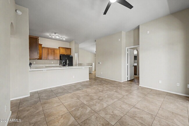 Building Photo - 2725 E Mine Creek Rd