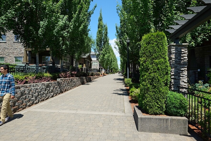 Building Photo - 618 NE Garswood Ln