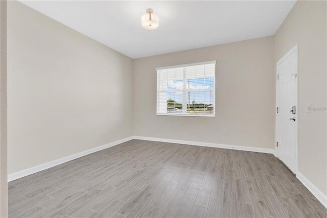 Building Photo - 272 Taft Dr