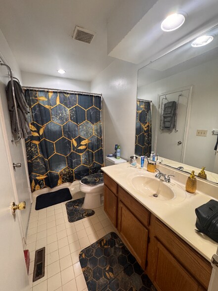 Building Photo - 14627 London Ln