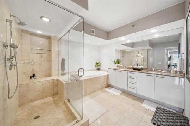 Building Photo - 1830 S Ocean Dr