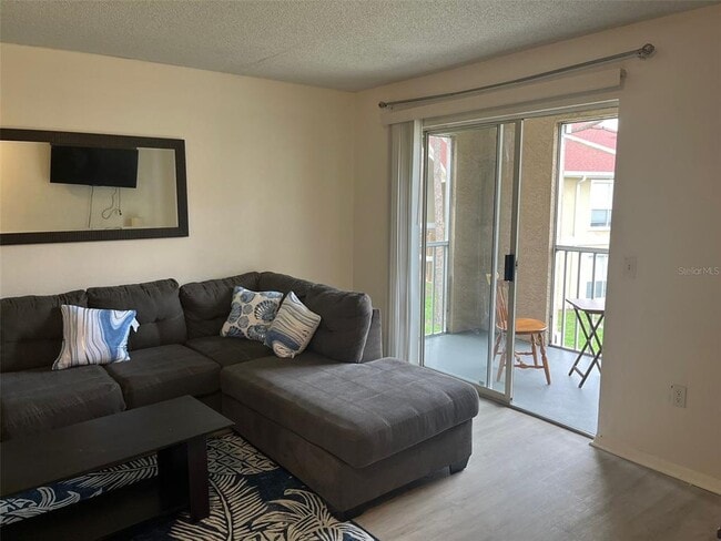 Building Photo - 9481 Highland Oak Dr