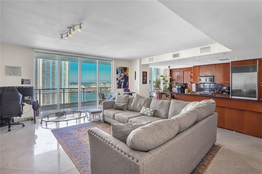 Building Photo - 901 Brickell Key