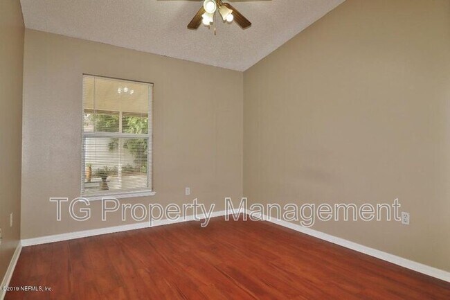 Building Photo - 11034 Englenook Dr