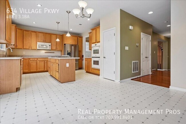 Building Photo - 634 Village Pkwy
