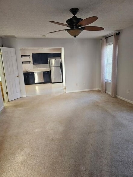 Building Photo - 5425 Village Green Square