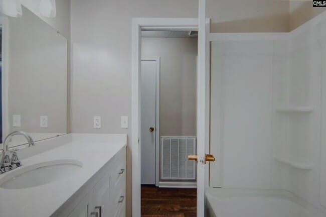 Building Photo - 2475 Drexel Dr