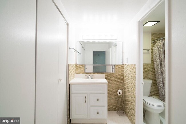 Building Photo - DC Studio Near Logan and DuPont Circle