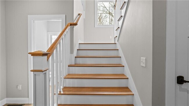 Building Photo - 1241 Saugatucket Rd