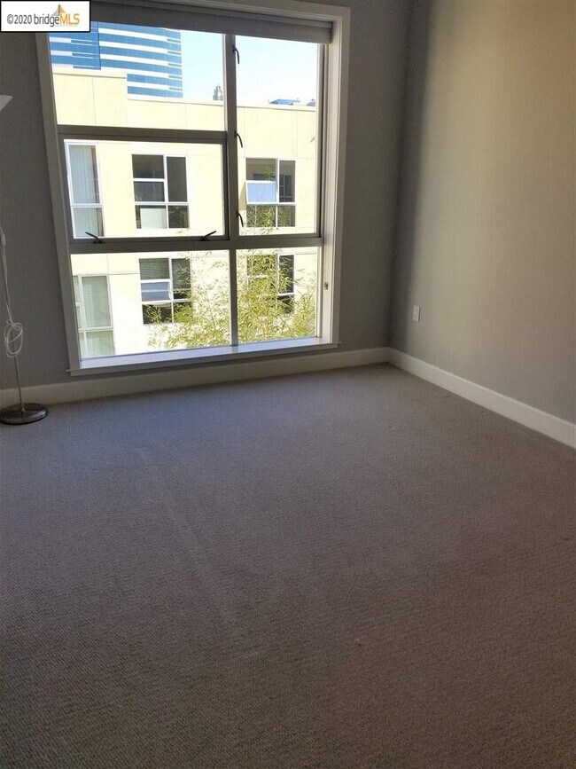 Building Photo - 585 9th St