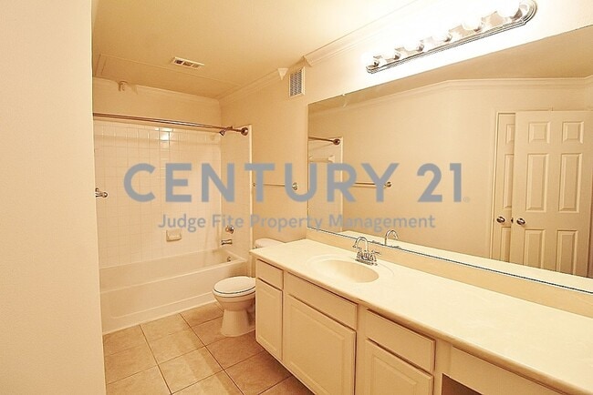 Building Photo - Wonderful 2-Story 3/2/1 Townhouse in Plano...