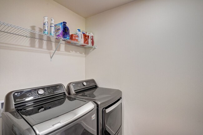 Building Photo - 124 Homer Ave SW