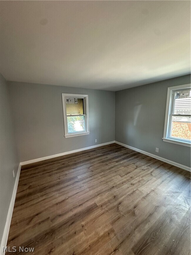 Building Photo - 18413 Waterbury Ave