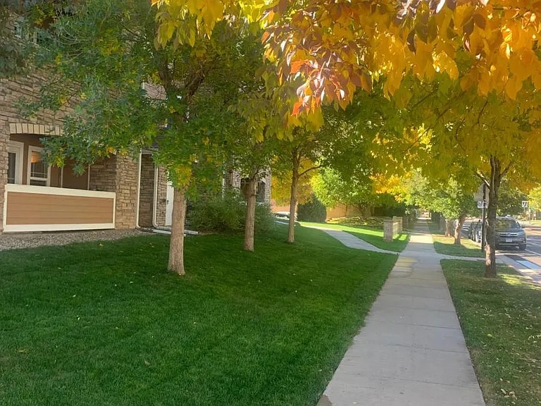 Building Photo - 2803 Kansas Dr