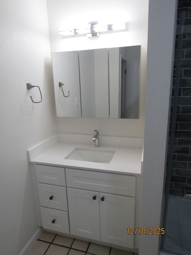 Building Photo - Very Rare 2 Bedroom House on a large lot with separate bonus unit!