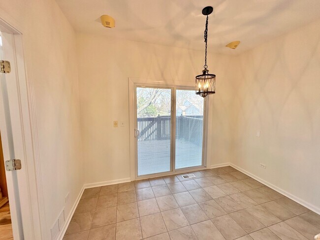 Building Photo - 224 Charlotte Pl