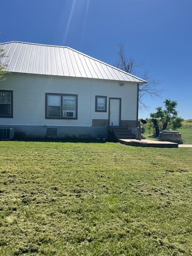 Building Photo - 755 CR 149