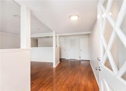 Building Photo - 1019 E Walnut Ave