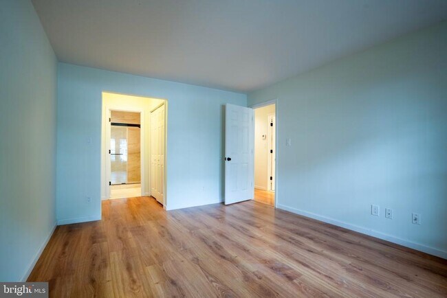 Building Photo - 12887 Grays Pointe Rd