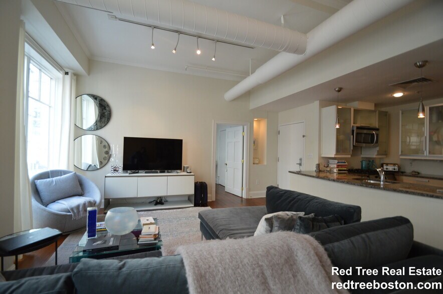 Building Photo - 139 E Berkeley St